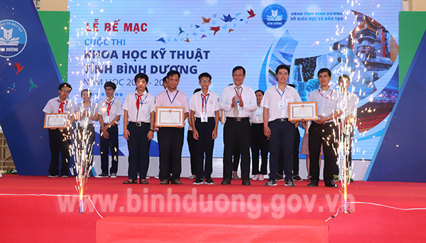 Cuoc thiKHKT 2018 5.jpg