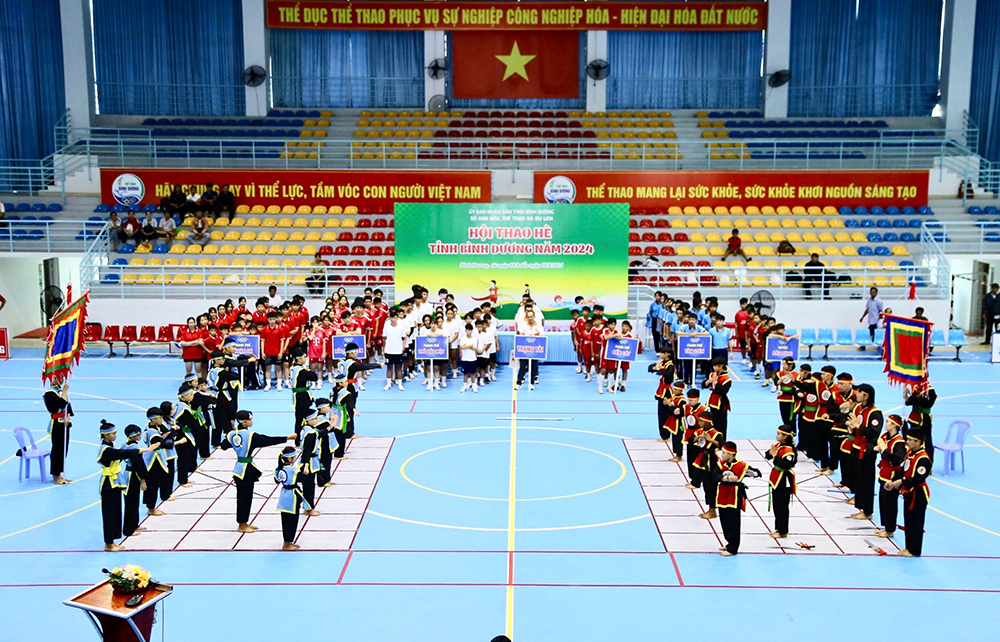 Các môn sinh Môn phái Võ lâm Tân Khánh Bà Trà.jpg