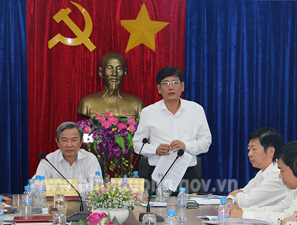 Hoi nghi TNTM 1.jpg