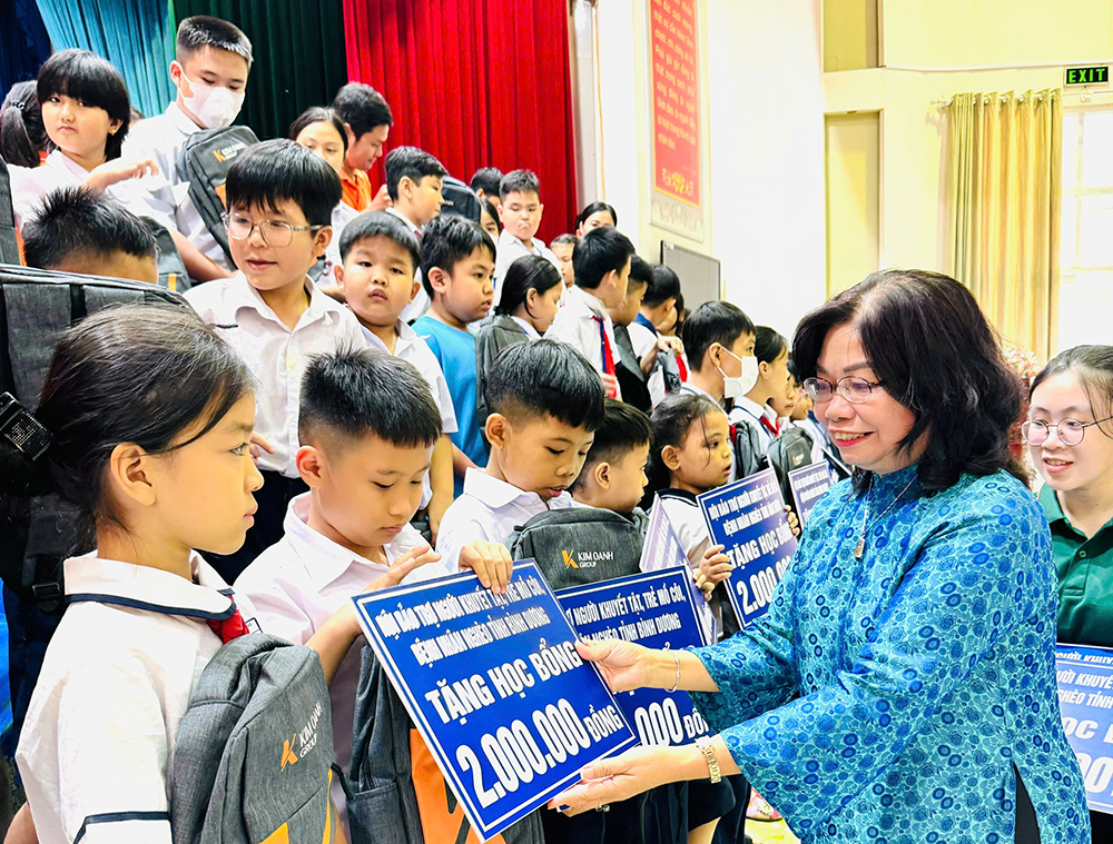 Hình 6Hội Bảo trợ người khuyết tật, trẻ mồ côi.jpg