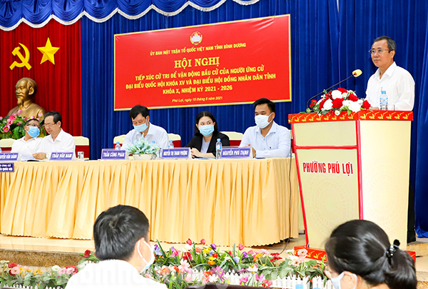 IMG_0483 trình bài chương trình hàng động.jpg