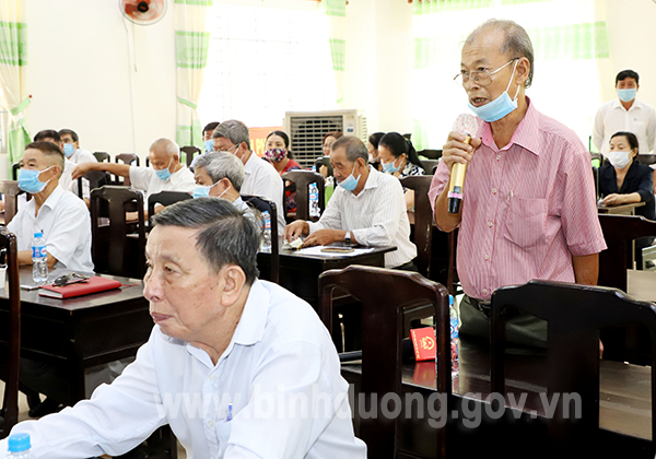 IMG_0493 cử tri phường Phú Lợi Trần Văn Thạnh.jpg
