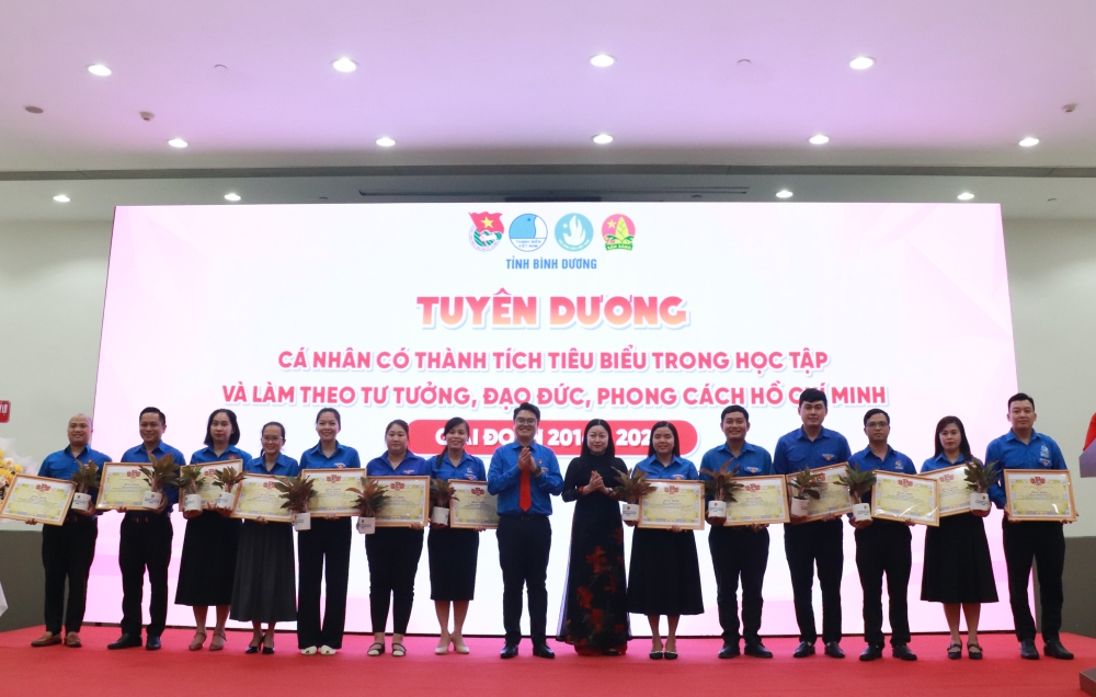Tinh Doan tong ket Chi thi 05-11.JPG
