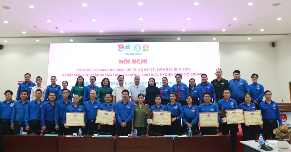 Tinh Doan tong ket Chi thi 05-12.JPG