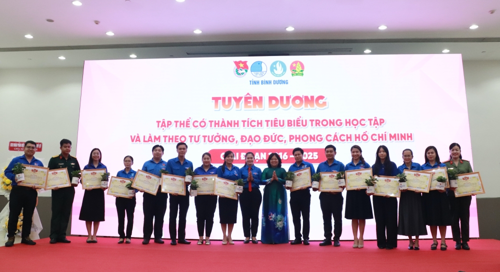 Tinh Doan tong ket Chi thi 05-9.JPG