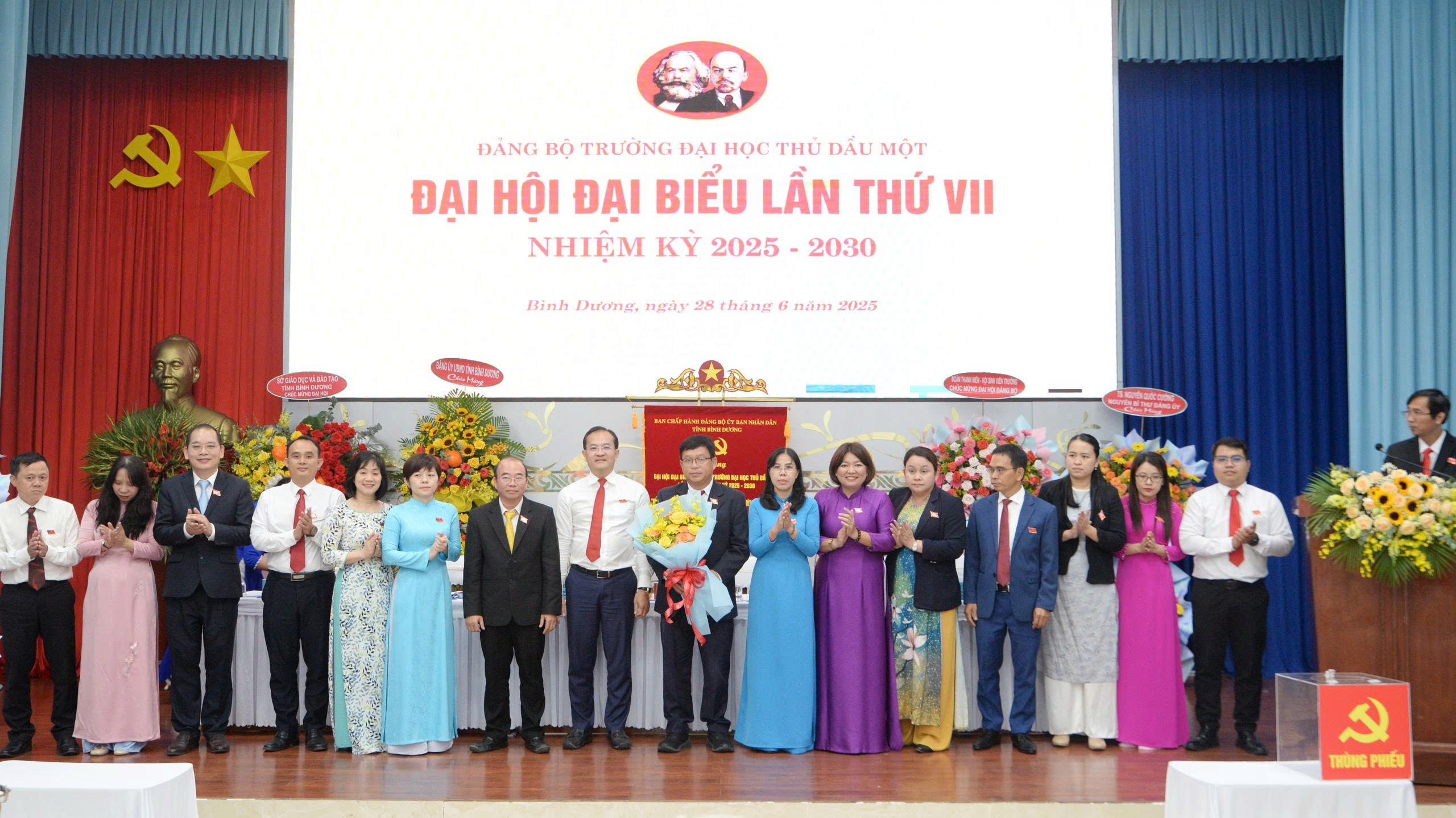 dhtdm2864.jpg