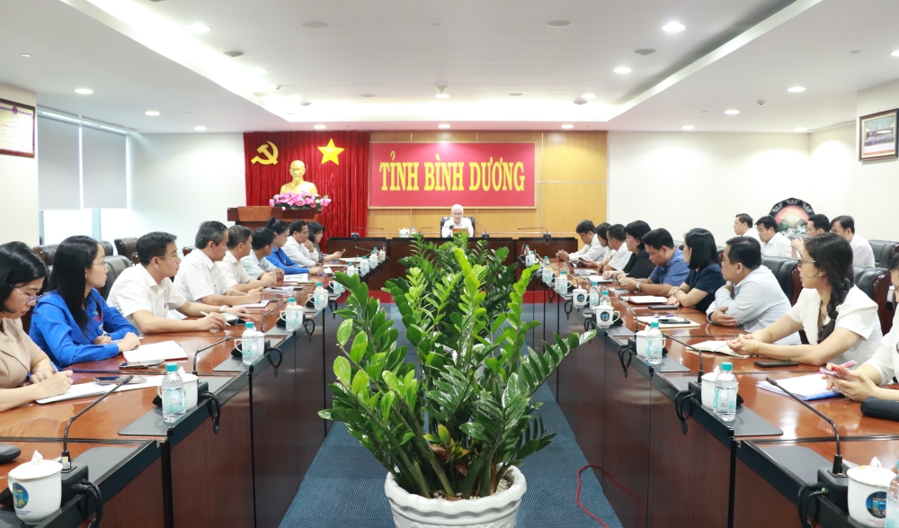 Bi thu gap go lanh dao cac xa, phuong moi-1.JPG