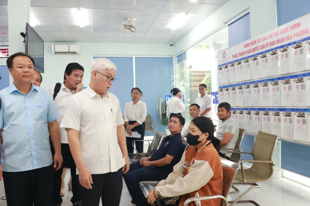 Bi thu khao sat phuong Binh Duong-9.JPG