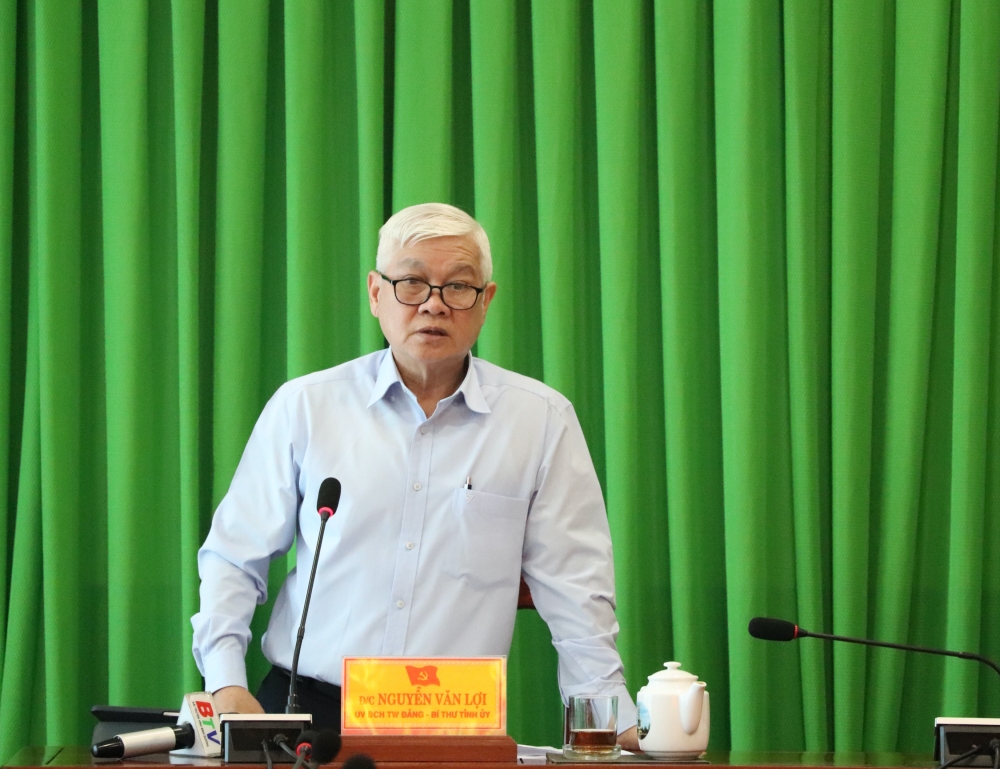 Bi thu lam viec voi Huyen uy Dau Tieng-6.JPG