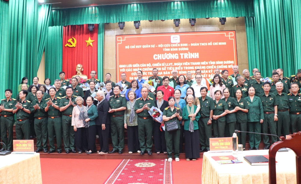 Chuong trinh giao luu nhan chung lich su chong My cuu nuoc-11.JPG