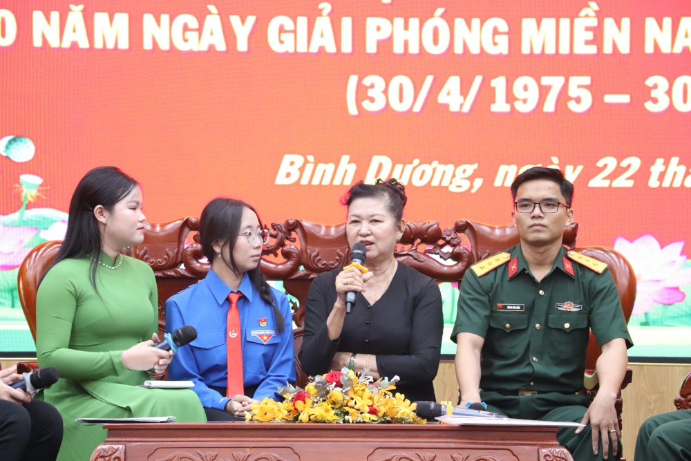 Chuong trinh giao luu nhan chung lich su chong My cuu nuoc-5.JPG