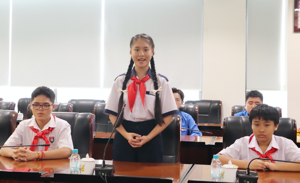Gap mat chau ngoan Bac Ho-5.JPG