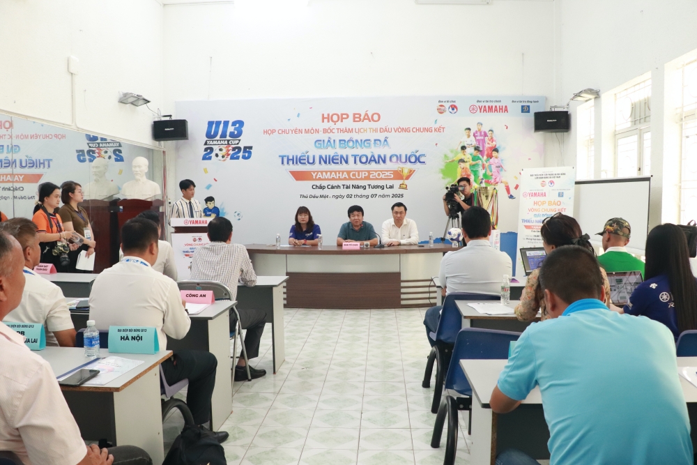 Giai bong da thieu nien toan quoc 2025-1.JPG