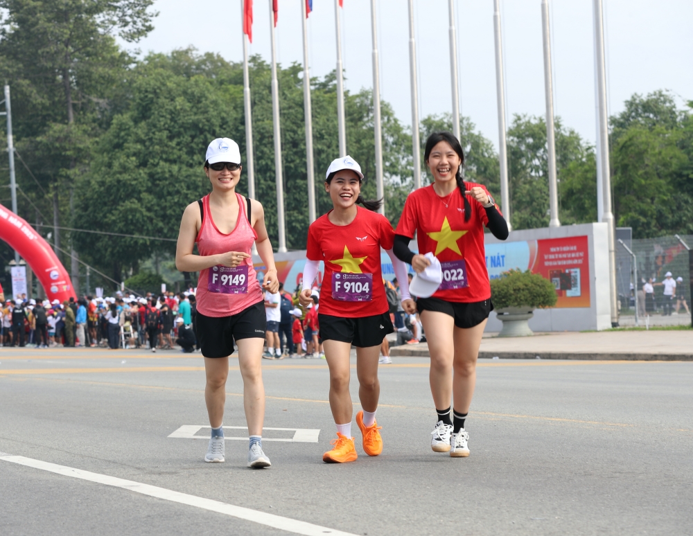 Giai chay Chung tay xoa nha tam, nha dot nat-14.JPG