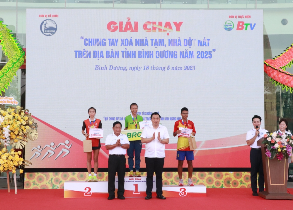 Giai chay Chung tay xoa nha tam, nha dot nat-20.JPG