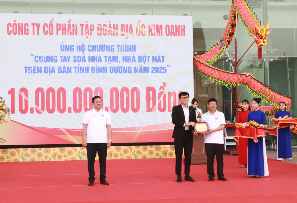 Giai chay Chung tay xoa nha tam, nha dot nat-4.JPG