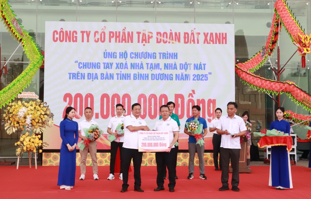 Giai chay Chung tay xoa nha tam, nha dot nat-5.JPG