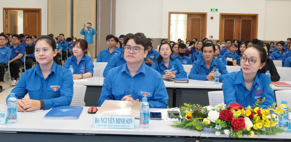 Hoi nghi TNCNLĐT-3.jpg