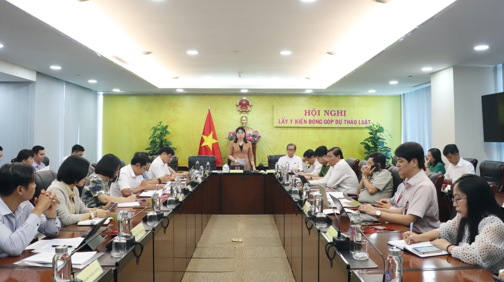 Hoi nghi lay y kien du thao Luat-1.JPG