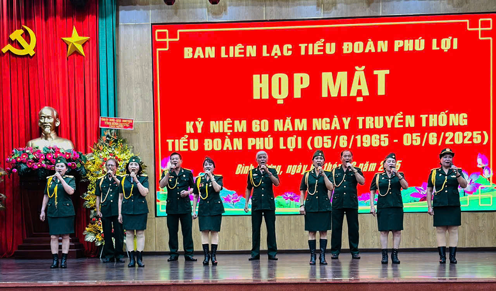 Hình 2 van nghe chao mung buoi hop mat.png