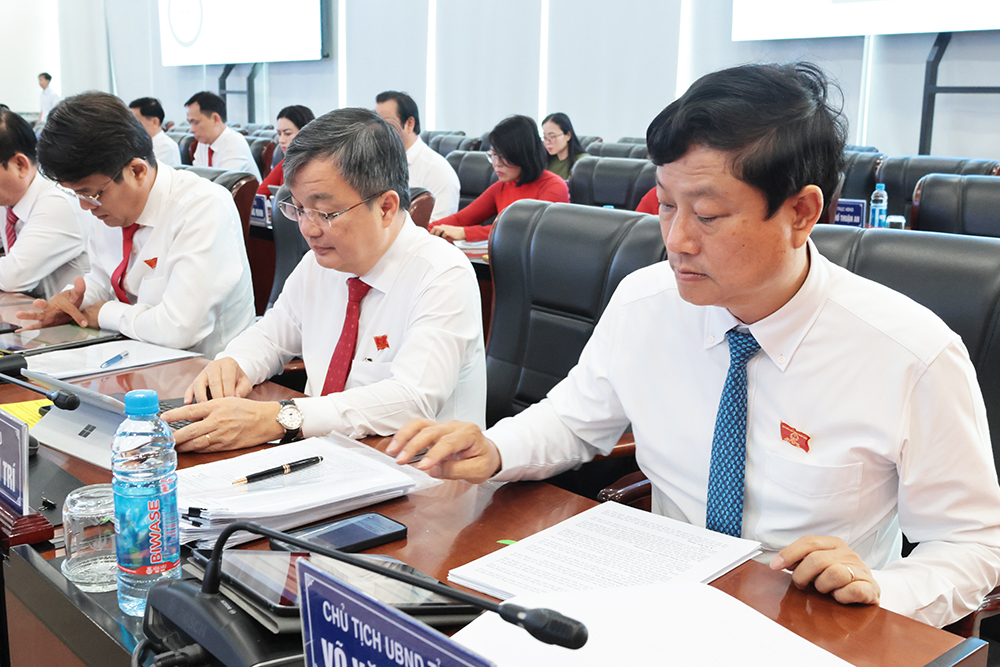 KHCD245G9A1061.jpg
