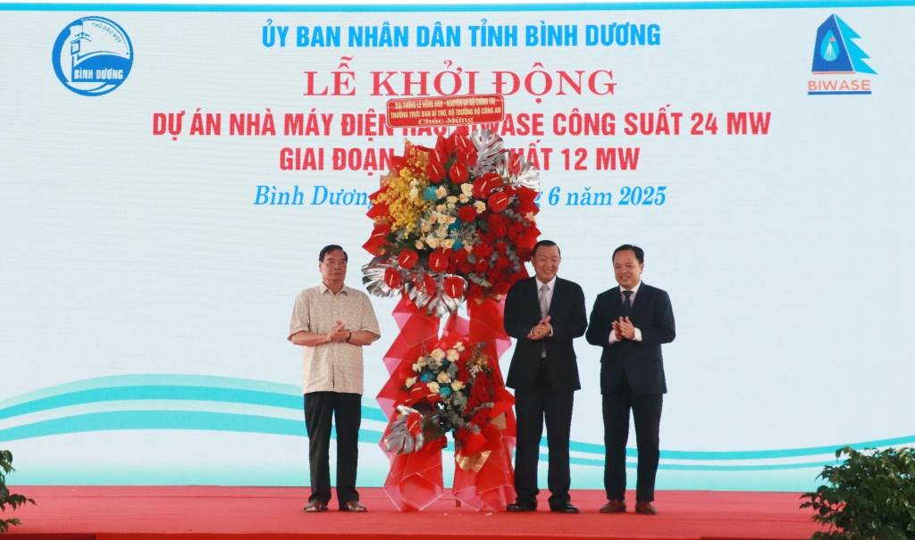 Khoi dong Nha may phat dien rac BIWASE-5.JPG