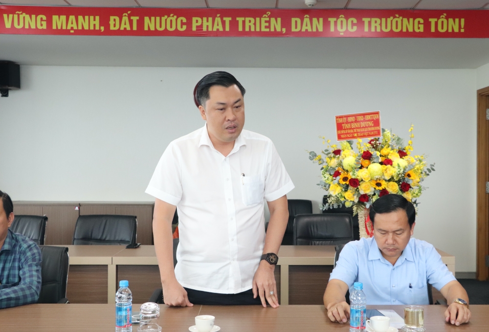LDT chuc mung Ngay The thao VN-2.JPG