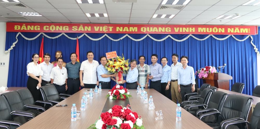 LDT chuc mung Ngay The thao VN-4.JPG