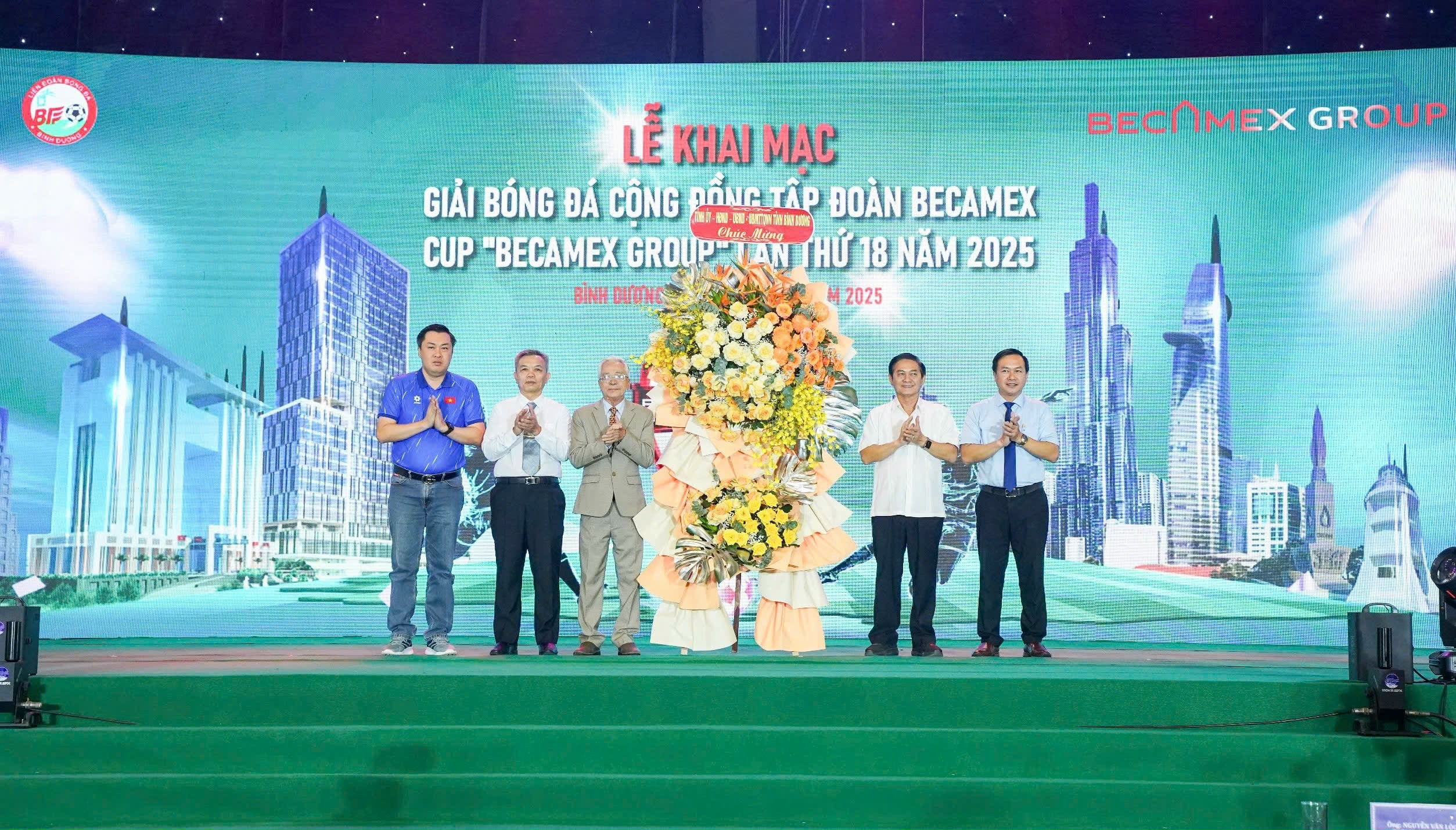 Le khai mac Giai Bong da Becamex Group-3.jpg