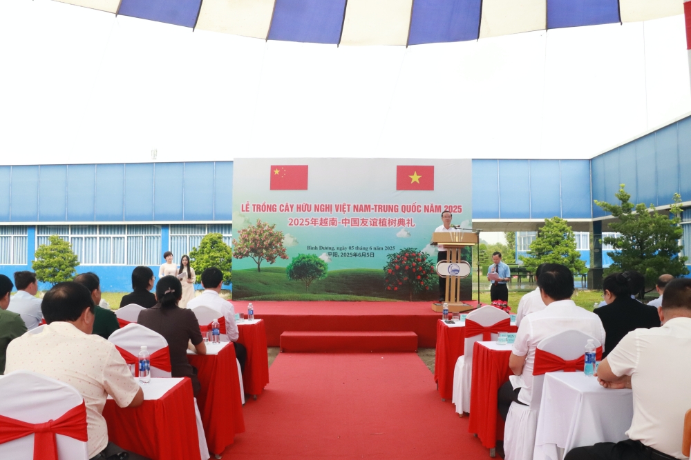 Le trong cay huu nghi VN-TQ-1.JPG