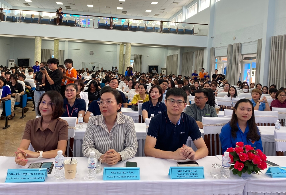 Ngay hoi viec lam 2025-2.jpg