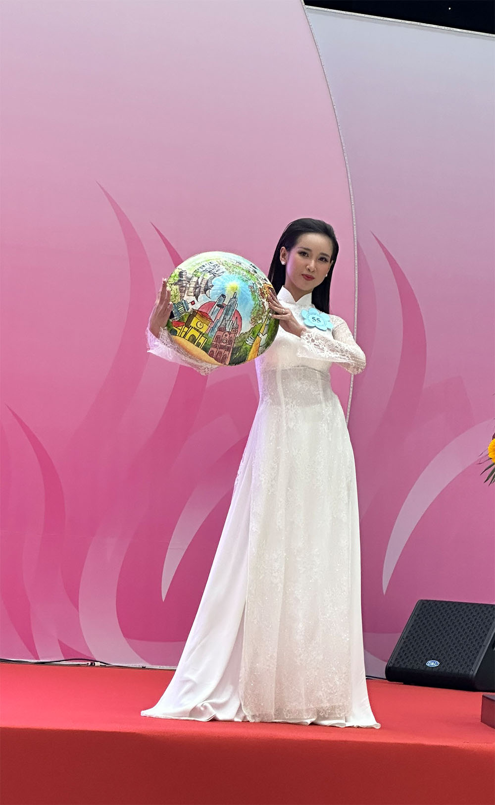 Phu nu -Aodai 4.jpg