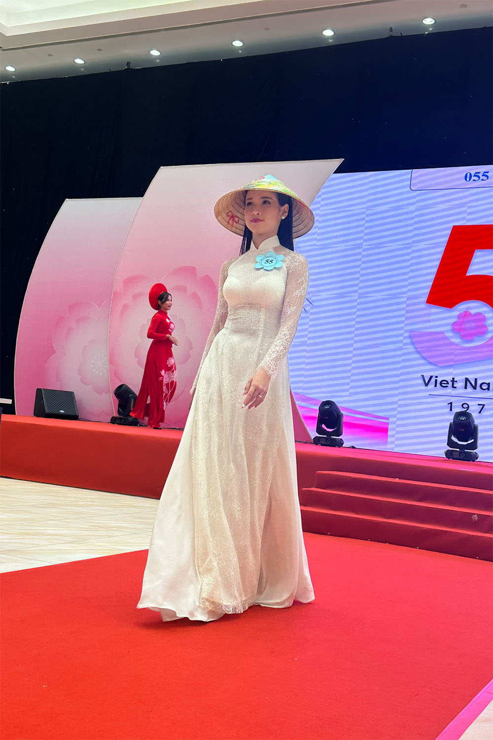 Phu nu -Aodai 5.jpg