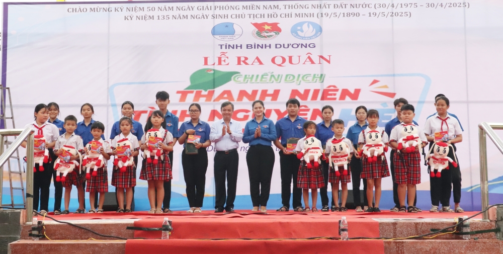 Ra quan Chien dich TNTN he 2025-10.JPG