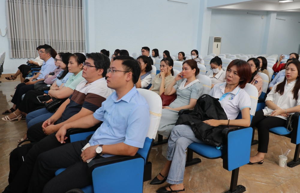 Truong DH TDM khai giang khoa dao tao thac 24.2-2.jpg