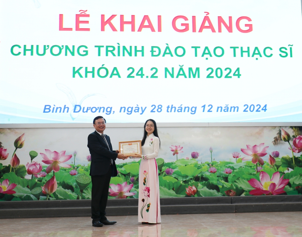 Truong DH TDM khai giang khoa dao tao thac 24.2-4.jpg