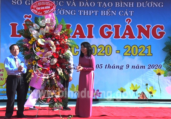 ba NMT khai giang.jpg