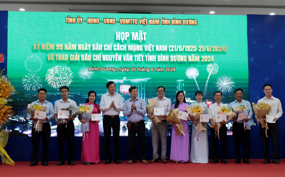hopmatbaochi20245.jpg