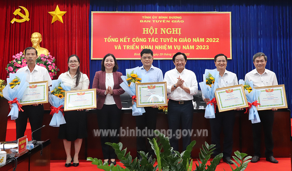 khen thuongIMG_0083.jpg