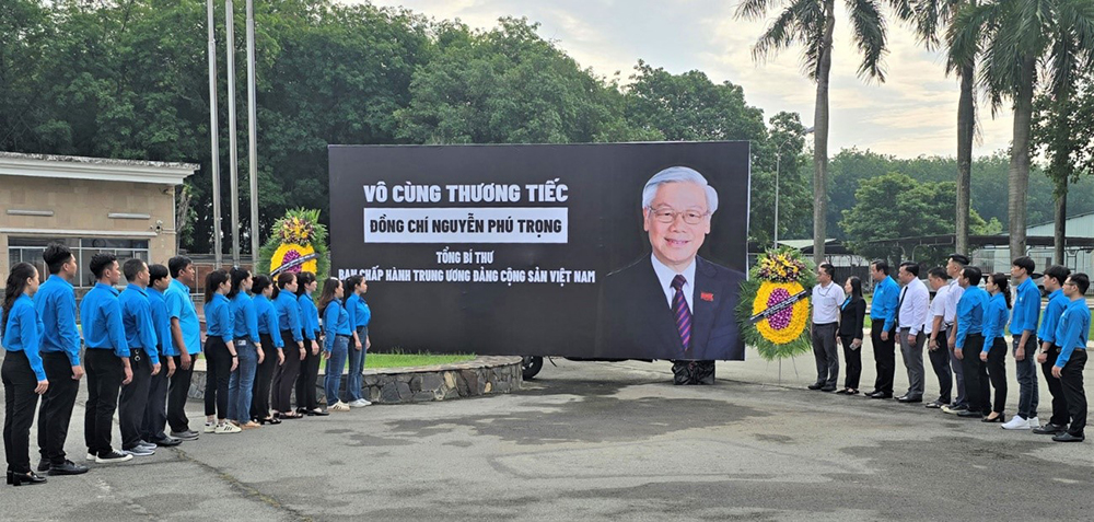 Lãnh đạo LĐLĐ tỉnh, chính quyền địa phương và Công đoàn cơ sở.jpg