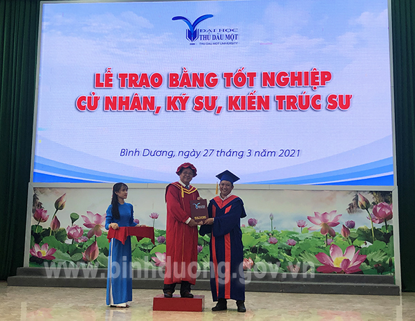 TDMbangtotnghiep 2.jpg