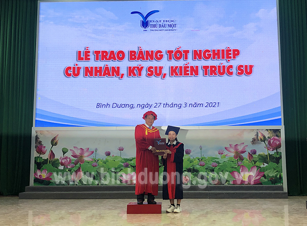 TDMbangtotnghiep 3.jpg