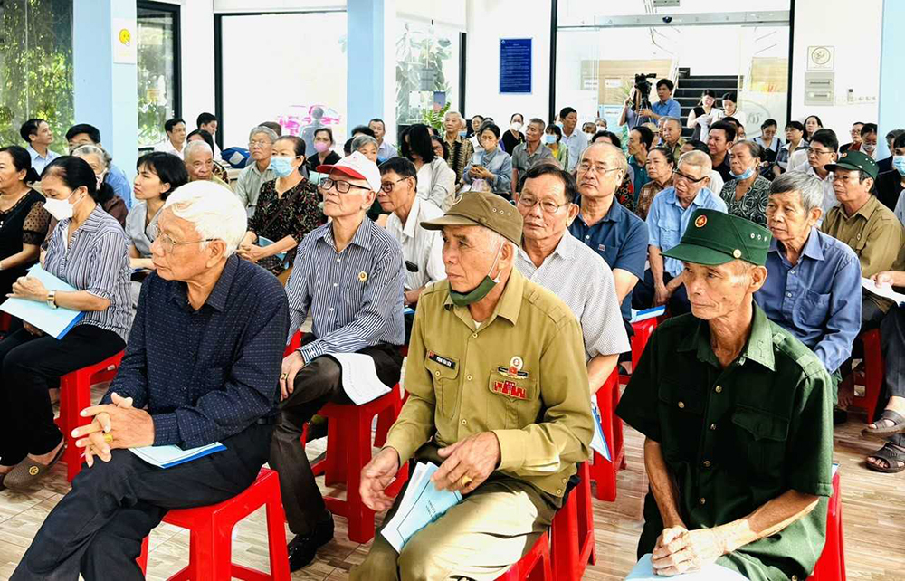 Tập huấn và trao quà nạn nhân chất độc da cam2.jpg