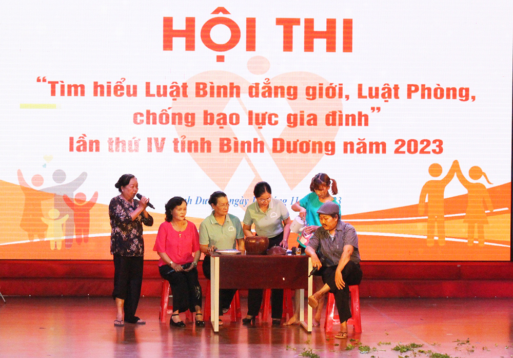 thi tieu pham huyen PG.jpg