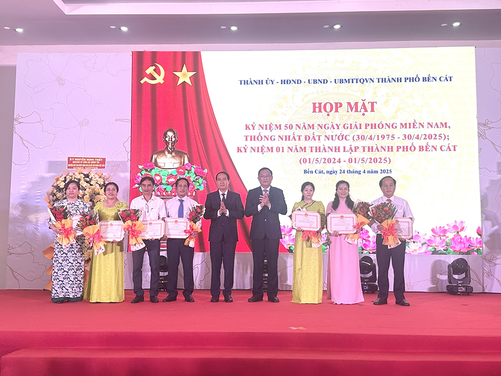 Hopmat50-Khenthuong.jpg