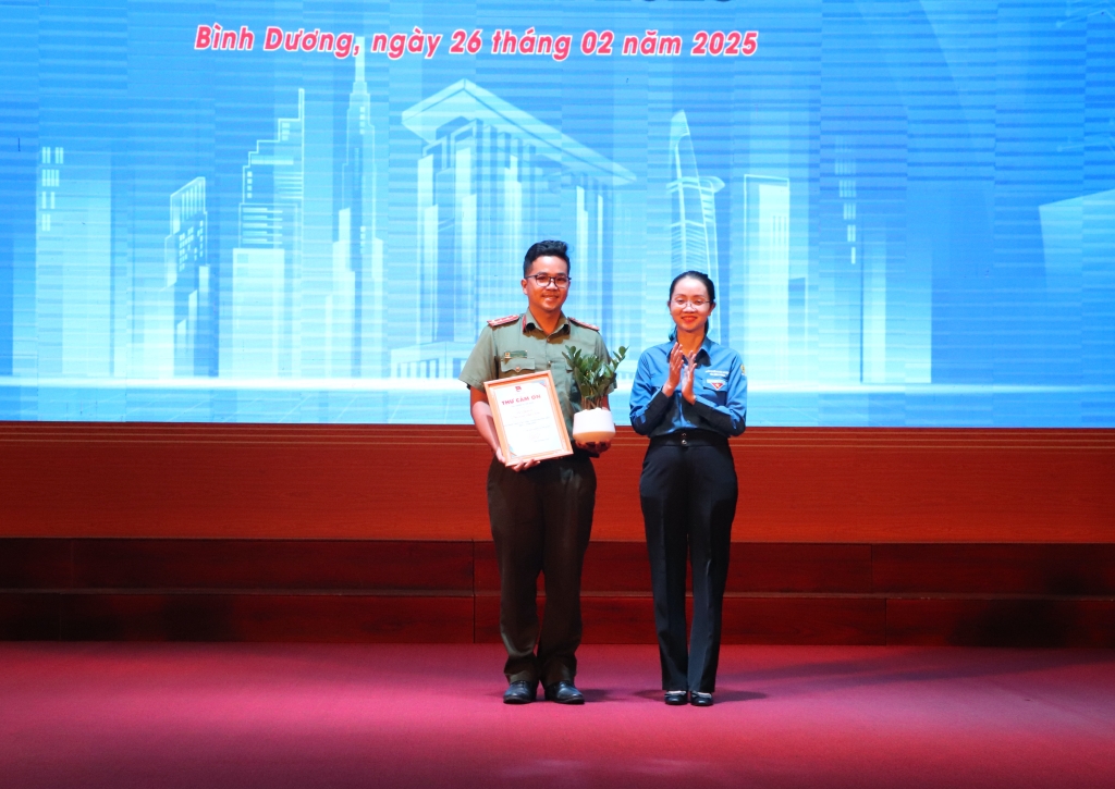 Hoi nghi Bao cao vien - Tuyen truyen vien Tinh Doan-4.JPG