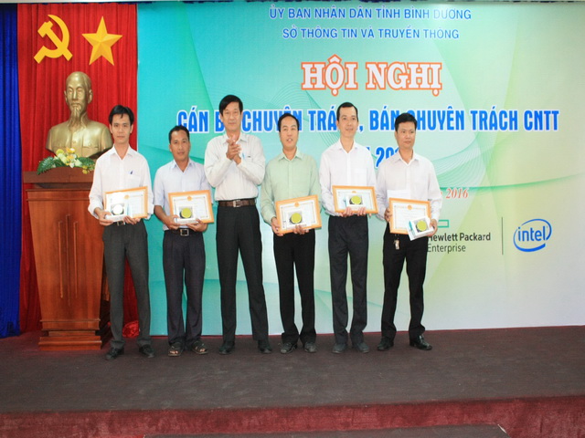 Hoi nghi cong nghe thong tin 1_Key_08042016131308.jpg