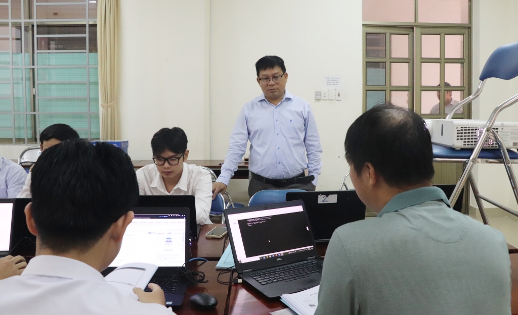 Khai mac Dien tap-6.jpg
