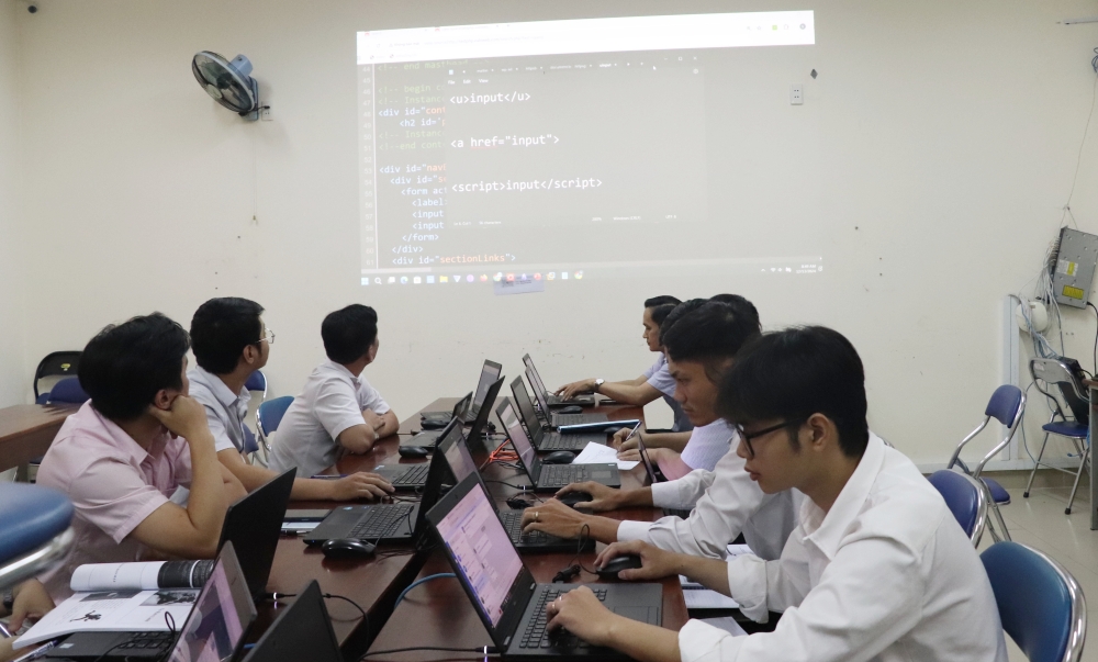 Khai mac Dien tap-7.jpg