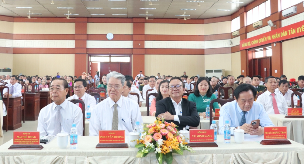 Ky niem 50 nam Ngay giai phong Tan Uyen-1.JPG